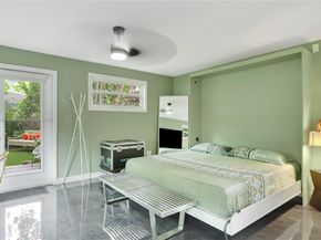 842 NW 9th Ct, Miami FL 33136