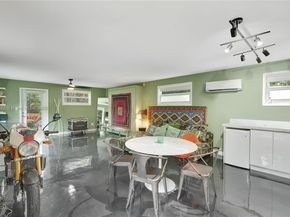842 NW 9th Ct, Miami FL 33136