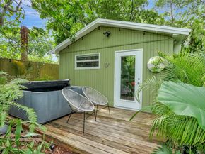 842 NW 9th Ct, Miami FL 33136