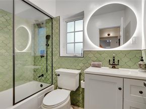 842 NW 9th Ct, Miami FL 33136