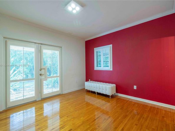 923 Catalonia Ave, Coral Gables FL 33134