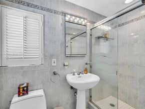 923 Catalonia Ave, Coral Gables FL 33134