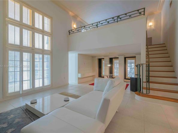 923 Catalonia Ave, Coral Gables FL 33134