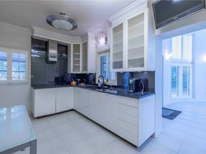 923 Catalonia Ave, Coral Gables FL 33134