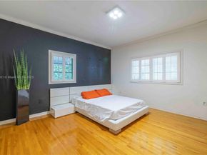 923 Catalonia Ave, Coral Gables FL 33134