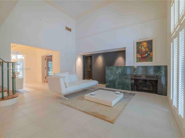 923 Catalonia Ave, Coral Gables FL 33134