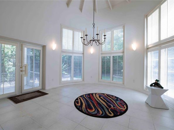 923 Catalonia Ave, Coral Gables FL 33134
