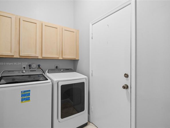 1154 NW 183rd Ter, Pembroke Pines FL 33029
