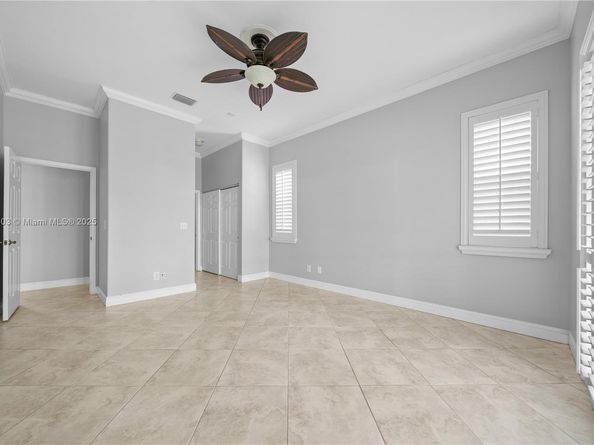 1154 NW 183rd Ter, Pembroke Pines FL 33029