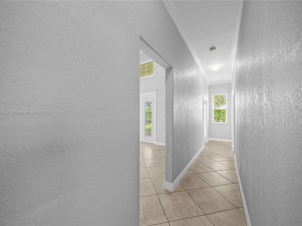 1154 NW 183rd Ter, Pembroke Pines FL 33029