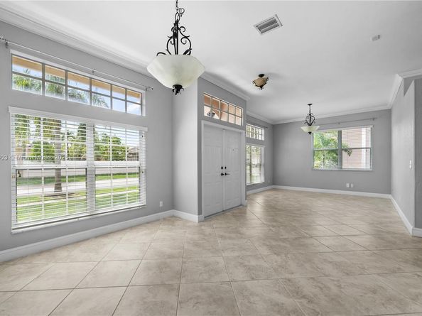 1154 NW 183rd Ter, Pembroke Pines FL 33029