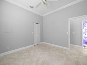 1154 NW 183rd Ter, Pembroke Pines FL 33029