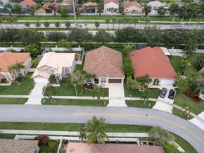 1154 NW 183rd Ter, Pembroke Pines FL 33029