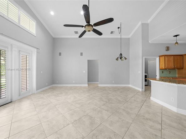 1154 NW 183rd Ter, Pembroke Pines FL 33029