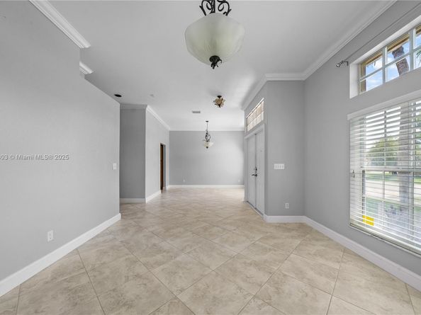 1154 NW 183rd Ter, Pembroke Pines FL 33029