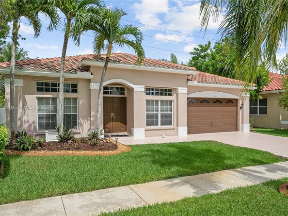 1154 NW 183rd Ter, Pembroke Pines FL 33029