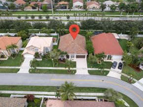 1154 NW 183rd Ter, Pembroke Pines FL 33029