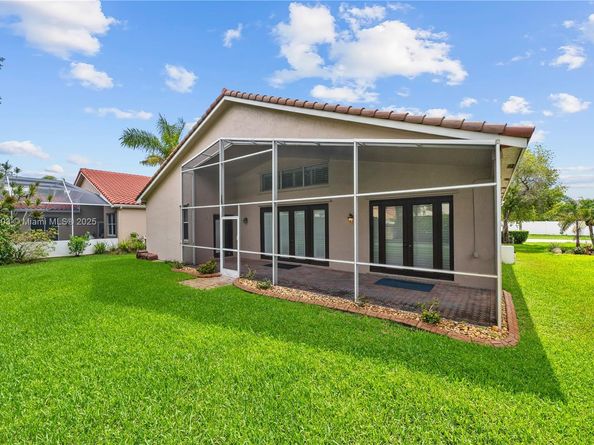 1154 NW 183rd Ter, Pembroke Pines FL 33029