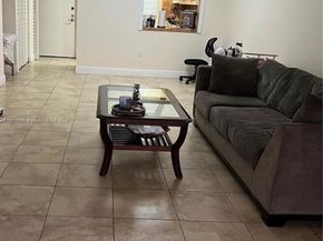 8875 Fontainebleau Blvd 203, Miami FL 33172