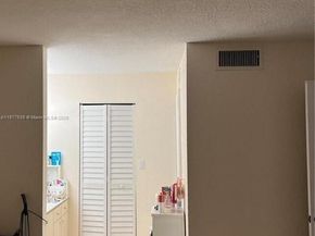 8875 Fontainebleau Blvd 203, Miami FL 33172