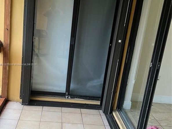 8875 Fontainebleau Blvd 203, Miami FL 33172