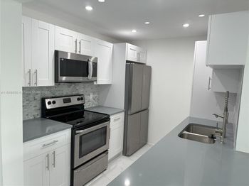 450 NW 20th St
