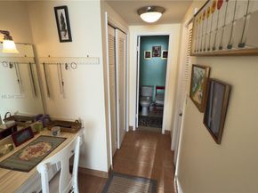 4330 Hillcrest Dr 214, Hollywood FL 33021
