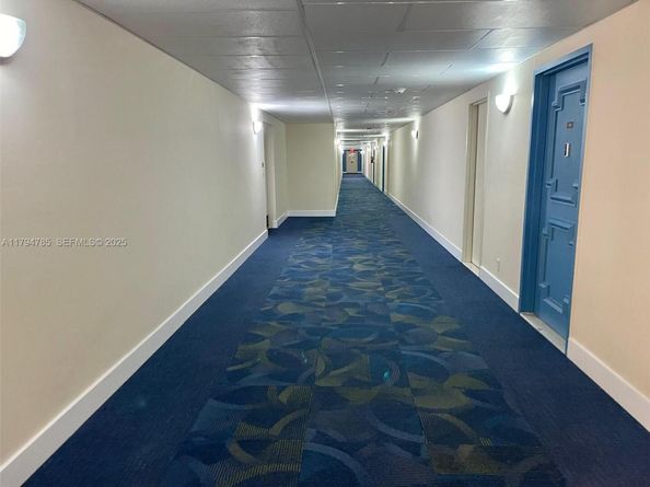 4330 Hillcrest Dr 214, Hollywood FL 33021