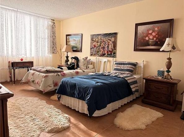 4330 Hillcrest Dr 214, Hollywood FL 33021