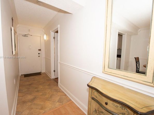 201 178th Dr 323, Sunny Isles Beach FL 33160