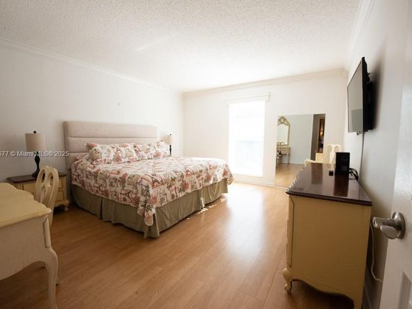 201 178th Dr 323, Sunny Isles Beach FL 33160