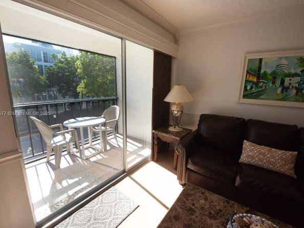 201 178th Dr 323, Sunny Isles Beach FL 33160