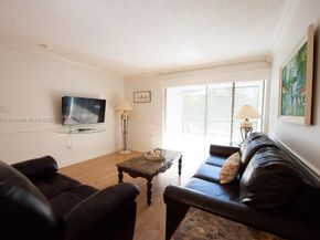 201 178th Dr 323, Sunny Isles Beach FL 33160