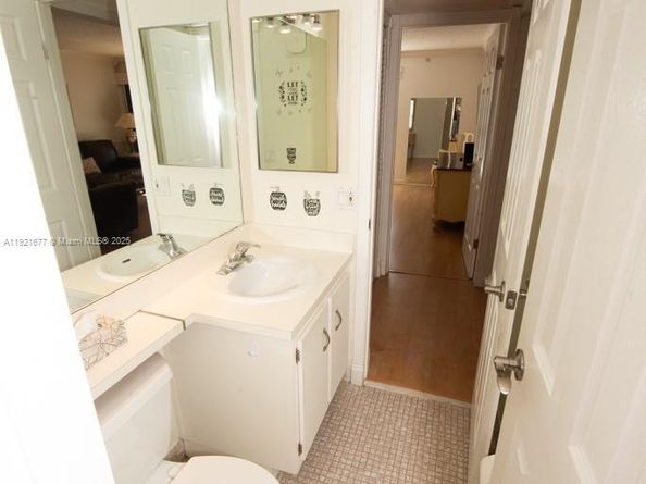 201 178th Dr 323, Sunny Isles Beach FL 33160