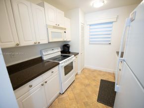 201 178th Dr 323, Sunny Isles Beach FL 33160