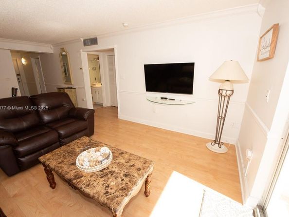 201 178th Dr 323, Sunny Isles Beach FL 33160