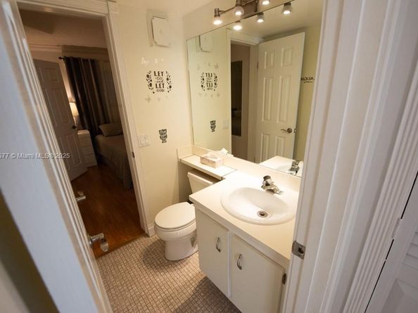 201 178th Dr 323, Sunny Isles Beach FL 33160