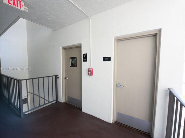 201 178th Dr 323, Sunny Isles Beach FL 33160