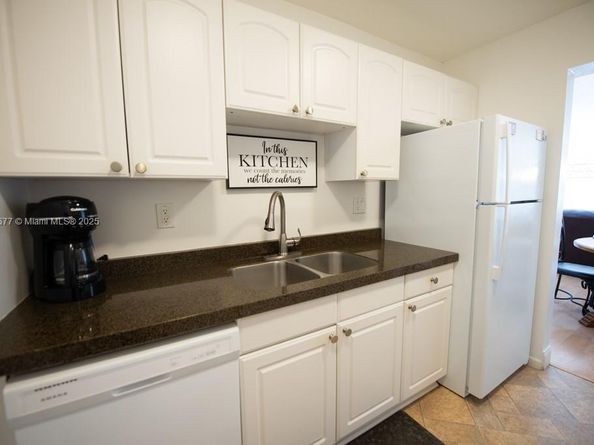 201 178th Dr 323, Sunny Isles Beach FL 33160