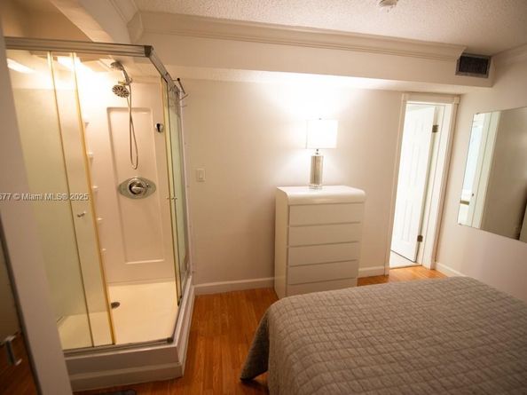 201 178th Dr 323, Sunny Isles Beach FL 33160