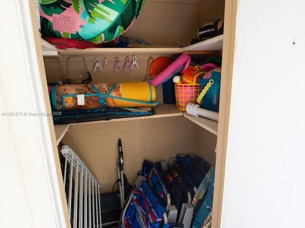 201 178th Dr 323, Sunny Isles Beach FL 33160