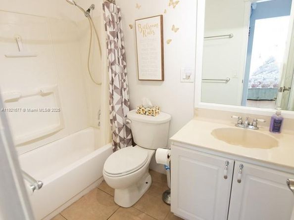 201 178th Dr 323, Sunny Isles Beach FL 33160