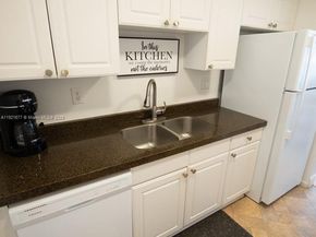 201 178th Dr 323, Sunny Isles Beach FL 33160