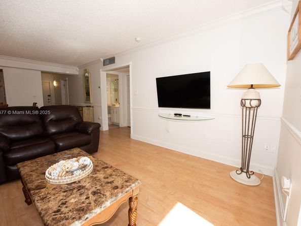 201 178th Dr 323, Sunny Isles Beach FL 33160