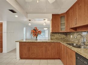 3051 NW 46th Ave 101, Lauderdale Lakes FL 33313