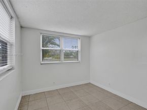 3051 NW 46th Ave 101, Lauderdale Lakes FL 33313