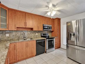 3051 NW 46th Ave 101, Lauderdale Lakes FL 33313