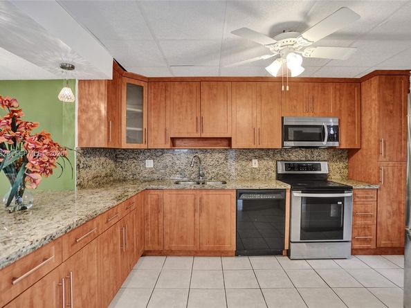 3051 NW 46th Ave 101, Lauderdale Lakes FL 33313