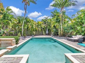 8244 Lakeview Dr, West Palm Beach FL 33412