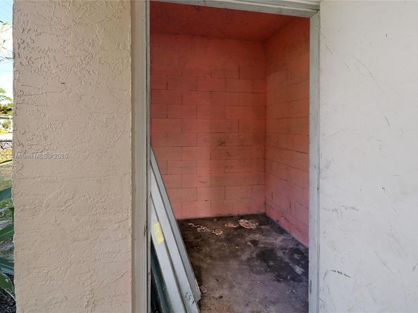 1722 NW 8th Ct, Fort Lauderdale FL 33311